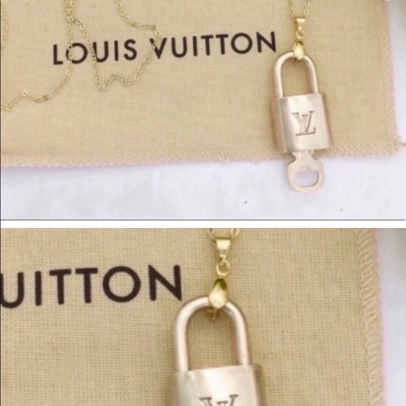 Vintage Louis Vuitton lock & key necklace - Picture 3 of 3